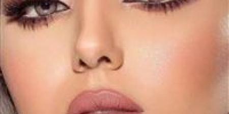 مشكلة الحر مع المكياج.. خبراء التجميل يكشفون 6 حيل لثبات يدوم
