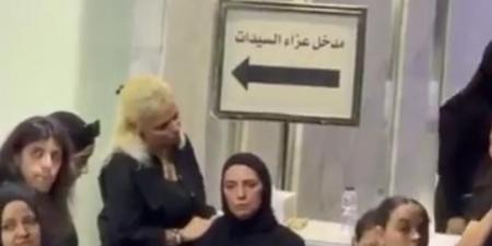 أشرف زكي ووفاء عامر أول الحاضرين في عزاء سهام جلال