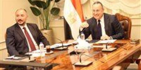 وزير التعليم العالي يوجه بتكثيف القوافل المتكاملة داخل مصر وخارجها لتعزيز الخدمات المجتمعية
