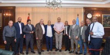 جلسة بين كمال الأجسام ومحافظ الإسكندرية لمتابعة تنظيم البطولة الإفريقية