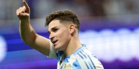 أتلتيكو مدريد يفضل بيع ألفاريز لباريس سان جيرمان بدلاً من برشلونة