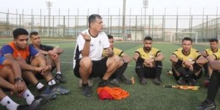 تعثر مفاوضات اتحاد الكرة مع أوسكار رويز لتجديد العقد