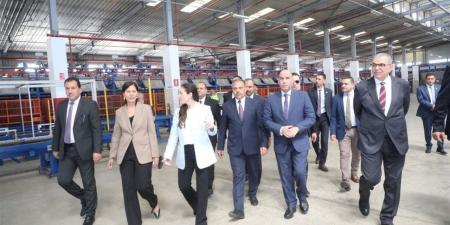 وزير العمل ومحافظ الشرقية يشهدان احتفالية وسام الرواد بمصانع النساجون الشرقيون