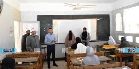 محافظ أسوان يتفقد لجان امتحانات الشهادة الثانوية الأزهرية