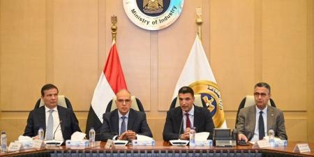 تشكيل لجنة لإدارة ملف البصمة المائية في مشروعات الصناعات الغذائية (تفاصيل)