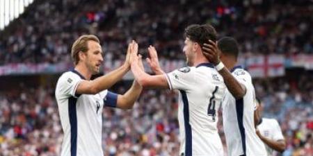 سرقة أحذية لاعبي منتخب إنجلترا ومعداتهم فى معسكر كأس العالم