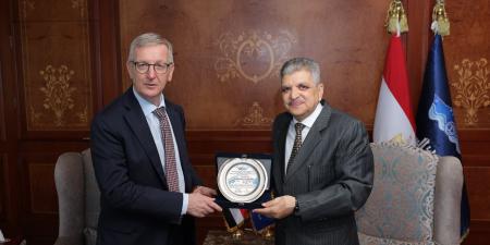 الفريق أسامة ربيع يبحث مع السفير الأيرلندي بالقاهرة تعزيز التعاون المشترك