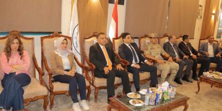 محافظ القليوبية يشارك الجماهير مباراة مصر وبلجيكا ويكرم وليد الفرماوي