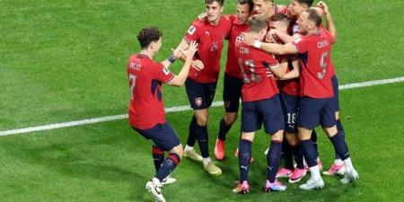 التشيك تتفوق على جنوب أفريقيا بهدف في الشوط الأول.. فيديو وصور