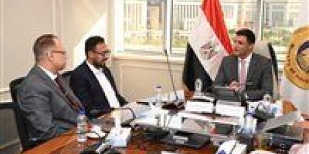 وزير الصناعة يبحث مع مسؤولي شركة جوتن مصر للدهانات خططها التوسعية وجهود تعميق التصنيع المحلي
