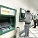 بعد قرار البنك المركزي.. رسوم السحب والاستعلام من ماكينات الـ ATM