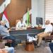 جهاز العاشر يناقش خطة تطوير البنية التحتية لشبكات المياه والإنارة والصرف بالمجاورات القديمة