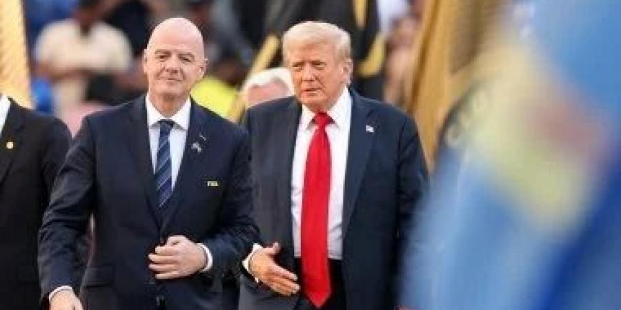حضور
      مفاجئ
      لرئيس
      الاتحاد
      الدولي
      لكرة
      القدم
      في
      قمة
      شرم
      الشيخ
      يثير
      التساولات