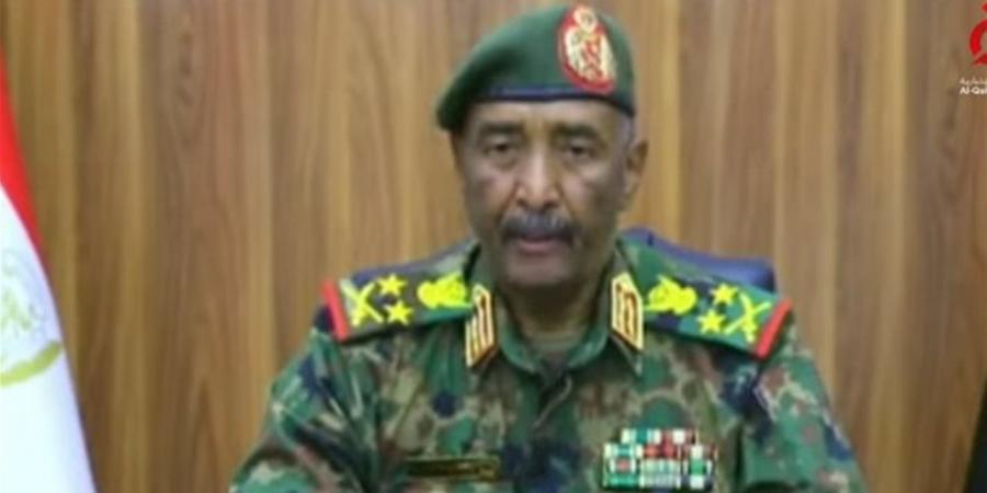 البرهان
      يصدر
      قرارًا
      بإعفاء
      محافظ
      بنك
      السودان
      وتعيين
      آمنة
      ميرغني
      خلفًا
      له
