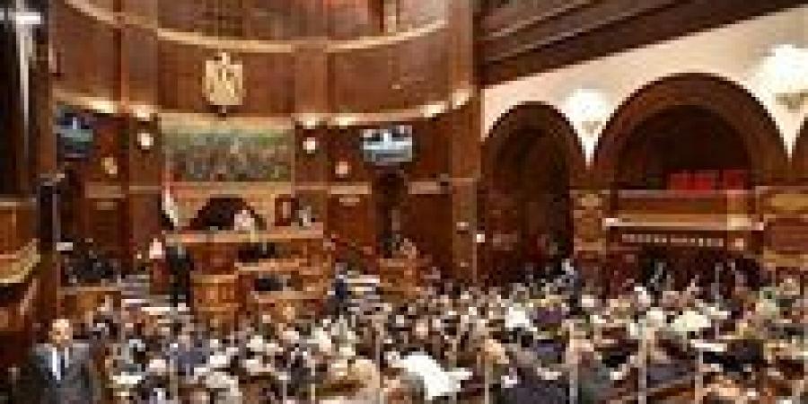 أكبر
      الأعضاء
      سنًا
      يرأس
      الجلسة
      الافتتاحية
      لمجلس
      الشيوخ
      في
      الفصل
      التشريعي
      الجديد
