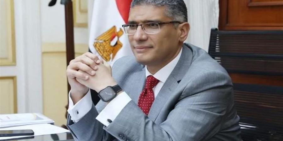 محافظ
      الجيزة
      يبحث
      استعدادات
      الفنادق
      والجهات
      التنفيذية
      لافتتاح
      المتحف
      المصري
      الكبير