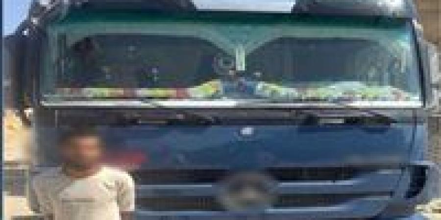 ضبط
      قائد
      سيارة
      نقل
      ثقيل
      تسبب
      في
      وفاة
      شخص
      وإصابة
      2
      آخرين