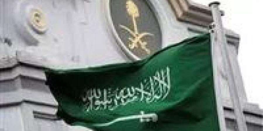 السعودية..
      فيديو
      سيدتين
      ترتديان
      "جرابين
      لحمل
      الأسلحة"
      يثير
      الجدل
      والأمن
      العام
      يتدخل