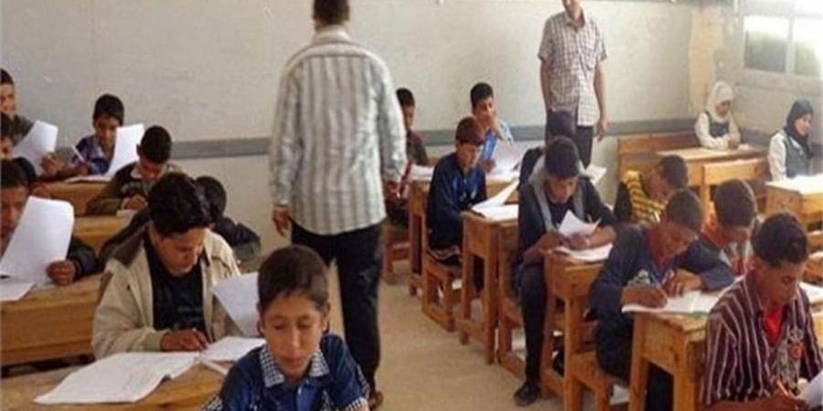 امتحانات
      نصف
      العام
      للعام
      الدراسي
      2025-2026..
      مواعيد
      وأماكن
      الاختبارات