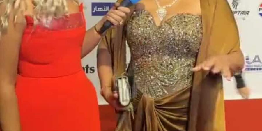 هالة
      صدقي
      في
      افتتاح
      مهرجان
      الجونة:
      الناس
      فاكرة
      المهرجان
      ده
      فسحة
      ولكنه
      صميم
      شغلي