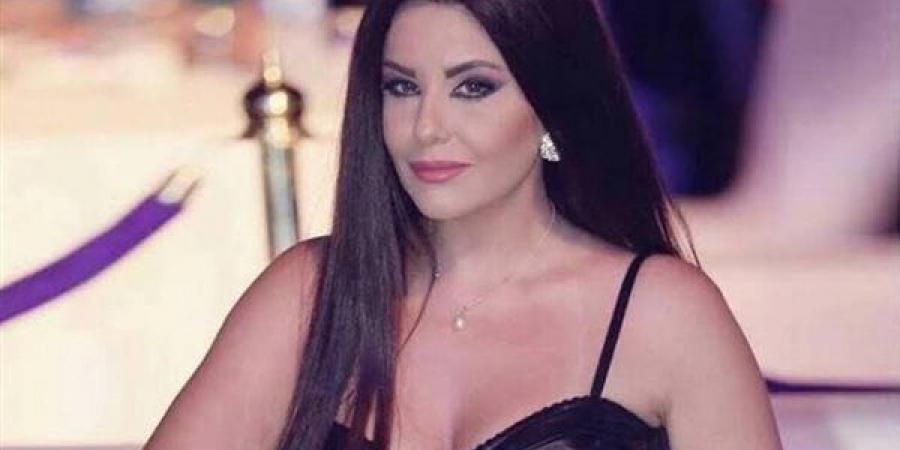 محدش
      بعتلي
      دعوة..
      دانا
      حمدان
      تكشف
      سبب
      غيابها
      عن
      مهرجان
      الجونة
      السينمائي