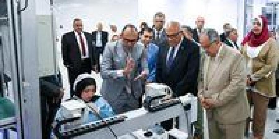 الهيئة
      العربية
      للتصنيع
      يؤكد
      على
      أهمية
      زيادة
      نسب
      التصنيع
      المحلي
      وتقليل
      الواردات
