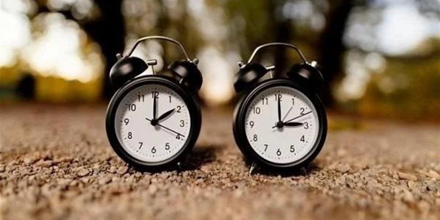 موعد
      انتهاء
      التوقيت
      الصيفي
      وبدء
      الشتوي
      2025..
      دليلك
      لتحديث
      الساعة
      على
      الهواتف
      الذكية