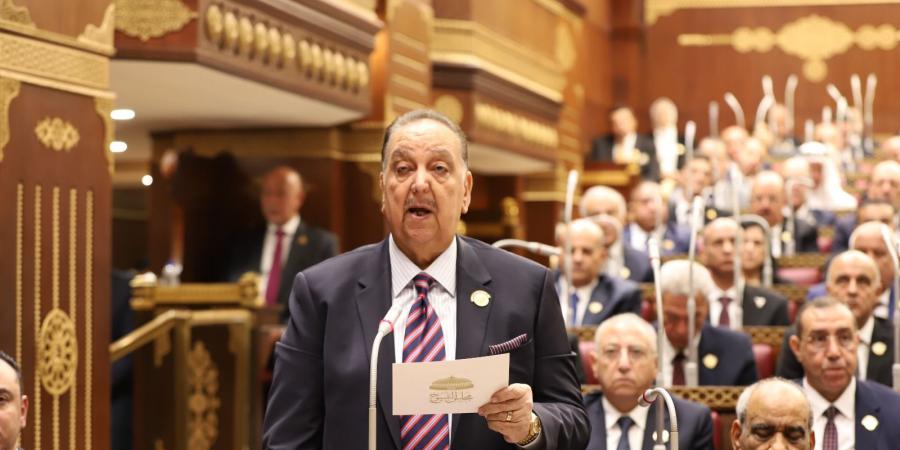 أبرزهم
      عصام
      الدين
      فريد
      والعوضي..
      أعضاء
      الشيوخ
      الجدد
      يؤدون
      اليمين
      الدستورية
      «صور»