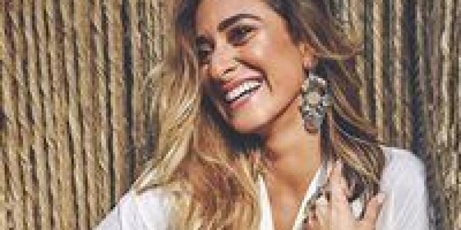 مواليد
      88
      وخريجة
      الجامعة
      الأمريكية..
      معلومات
      عن
      أمينة
      خليل
      بعد
      أنباء
      حملها