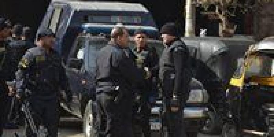 ضبط
      405
      قضية
      مخدرات
      و178
      قطعة
      سلاح
      خلال
      24
      ساعة