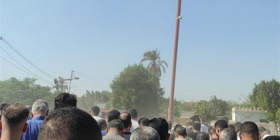 تشييع
      جنازة
      النقيب
      يوسف
      الحسيني
      ضحية
      حادث
      مصر
      الإسماعيلية