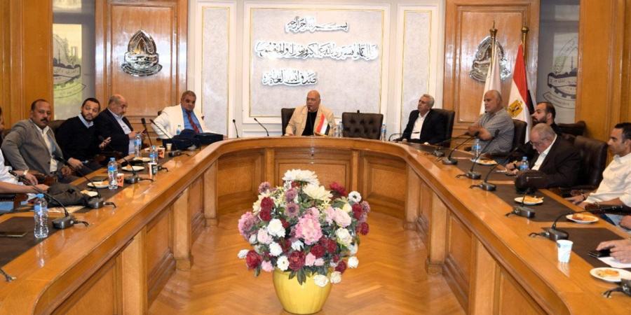 شُعبة
      المحاجر
      تبحث
      سُبُل
      الاستفادة
      من
      المعرض
      الدولي
      المُتخصص
      في
      قطاعها