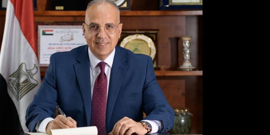 وزير
      الري:
      إجراء
      إحلال
      وتجديد
      لـ522
      منشأ
      مائي
      متنوع