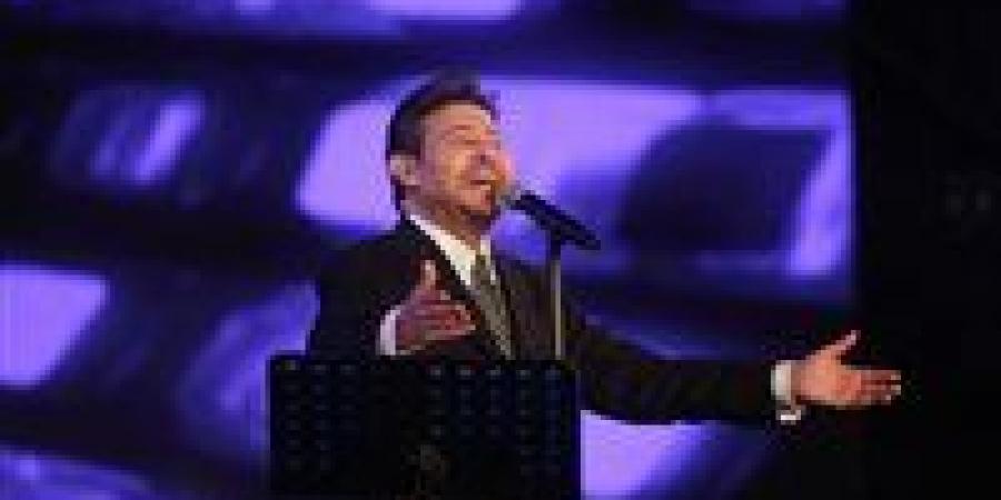 هاني
      شاكر
      يسرد
      قصص
      الغرام
      والشجن
      في
      مهرجان
      الموسيقى
      العربية
      الـ33