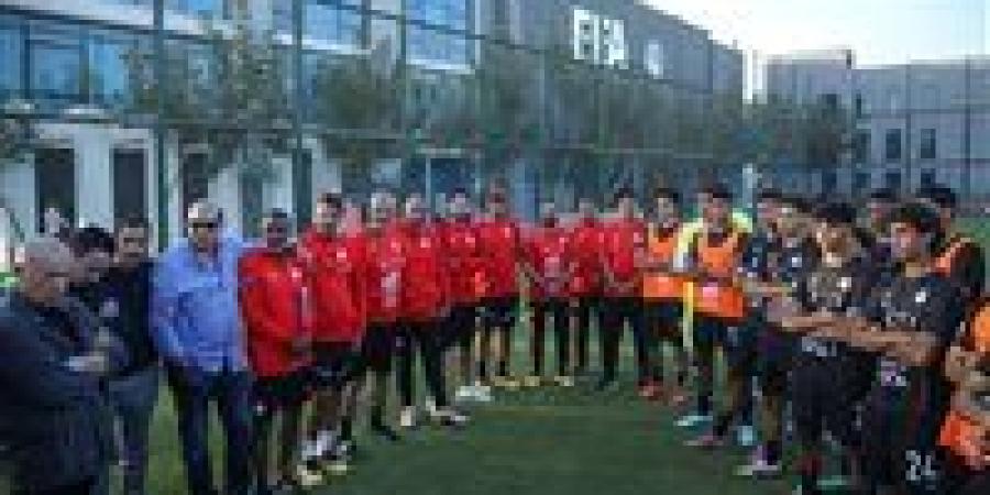 هاني
      أبو
      ريدة
      وجهاز
      المنتخب
      الأول
      يدعمون
      الناشئين
      قبل
      السفر
      لكأس
      العالم