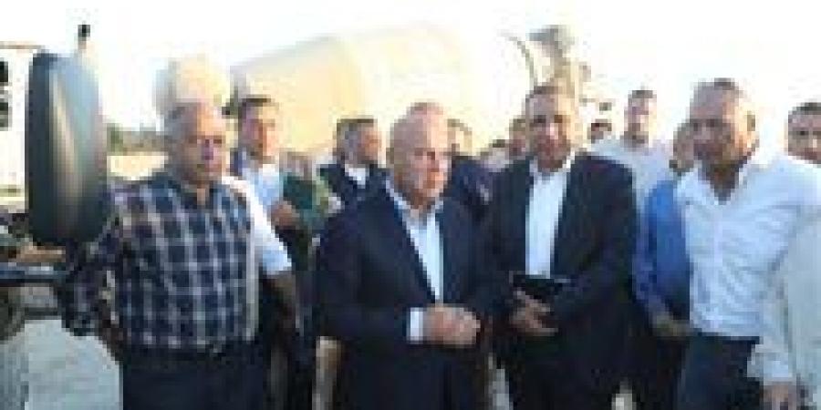وزير
      الصناعة
      والنقل
      يتفقد
      مشروعات
      تطوير
      الطريق
      الدولي
      الساحلي
      وإنشاء
      طريق
      حر
      شرق
      الرياح
      التوفيقي
      واستكمال
      تطوير
      رافد
      جمصة