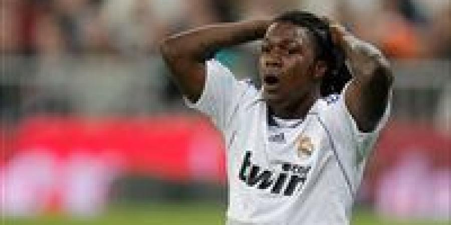 إصابة
      رويستون
      درينثي
      نجم
      ريال
      مدريد
      وإيفرتون
      السابق
      بجلطة
      دماغية
