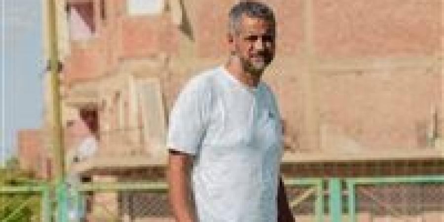 نفس
      المكان
      والزمان..
      وفاة
      مدرب
      حراس
      مرمى
      ودفنه
      بجوار
      نجله