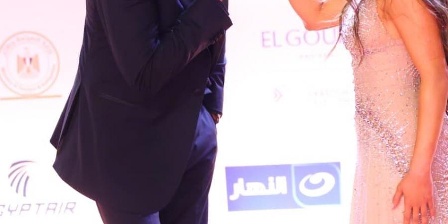 ارتباط
      أم
      دعاية
      لفيلمها
      الجديد؟..
      مايان
      السيد
      وأحمد
      السعدني
      يثيران
      الجدل
      في
      مهرجان
      الجونة