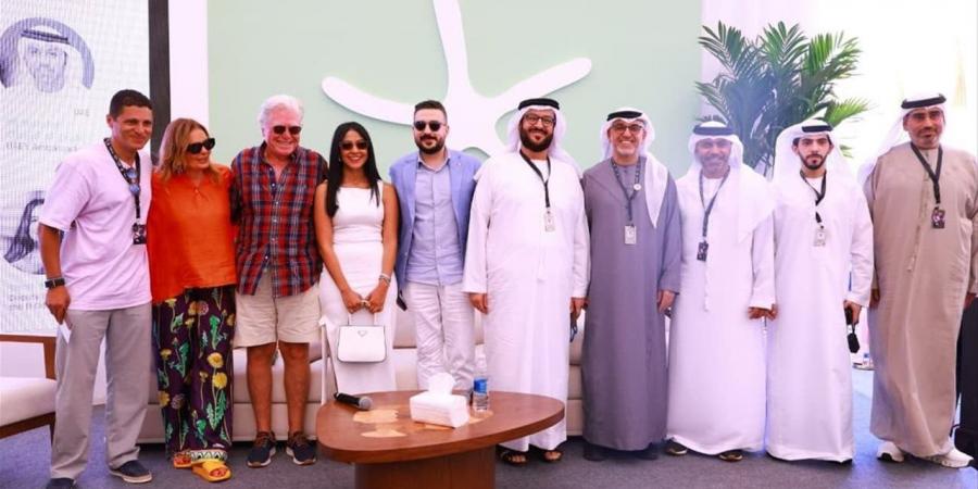 سفير
      الإمارات
      بمصر:
      العلاقات
      بين
      البلدين
      مثال
      يحتذى
      به