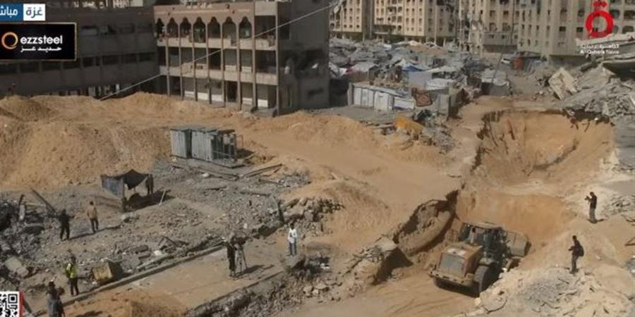 فلسطينيون
      عن
      مقترح
      القوة
      الدولية
      لإدارة
      القطاع:
      نحلم
      بالأمن
      ولا
      يهمنا
      من
      يحكم