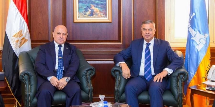 محافظ
      الإسكندرية
      يستقبل
      رئيس
      هيئة
      النيابة
      الإدارية
      لبحث
      التعاون
      المشترك