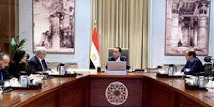 مدبولي:
      دعم
      الدولة
      لتضافر
      الجهود
      من
      مختلف
      الجهات
      لدفع
      خطط
      النهوض
      بمنظومة
      التعليم
      العالي
      وطنياً