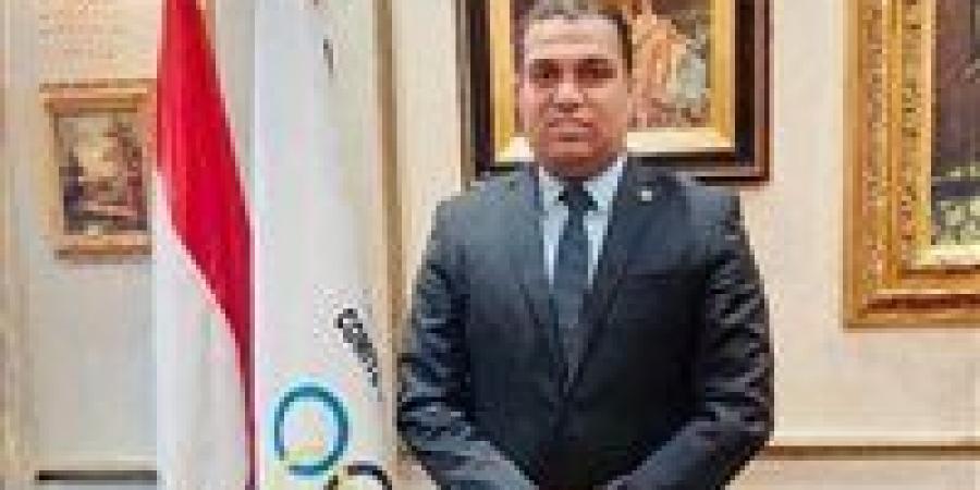 من
      مرشح
      إلى
      مستشار..
      نادي
      الشمس
      يستعين
      بخبرات
      أحمد
      صابر
