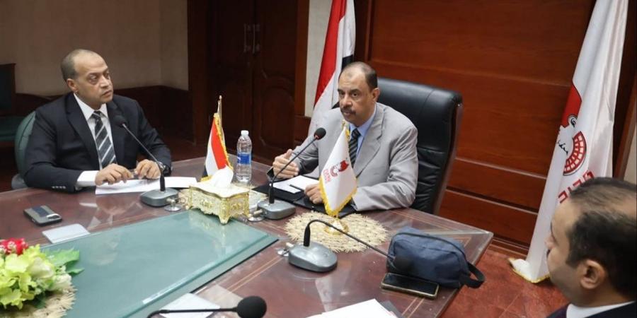 الغرفة
      التجارية
      بسوهاج
      تبدأ
      تنفيذ
      مبادرتين
      لتوفير
      اللحوم
      والسلع
      بأسعار
      مخفضة