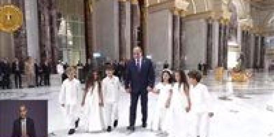 الأطفال
      للرئيس
      السيسي:
      انت
      عارف
      اننا
      بحبك
      أوي
      وكان
      نفسنا
      نشوفك