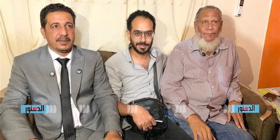 بعد
      واقعة
      الصفع..
      مسن
      السويس:
      "نفسي
      مكسورة
      والمحافظ
      ردلي
      اعتباري"