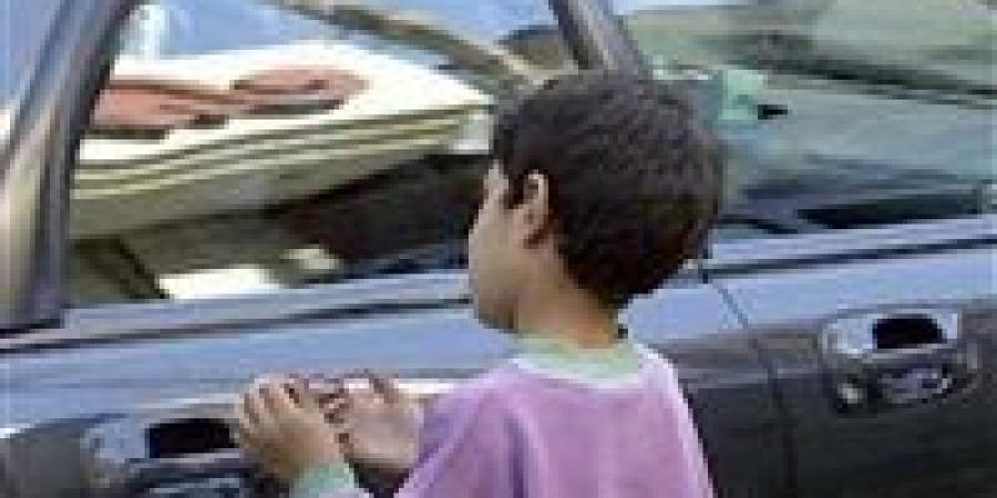 إحالة
      4
      عاطلين
      للمحاكمة
      بتهمة
      استغلال
      أطفال
      في
      التسول
      بالقاهرة
