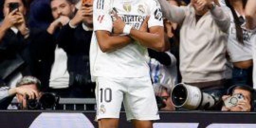 أجواء
      مشتعلة
      والـVAR
      نجم
      من
      نجوم
      الشوط
      الأول:
      ريال
      مدريد
      يتقدم
      على
      برشلونة
      (1/2)
      في
      الكلاسيكو