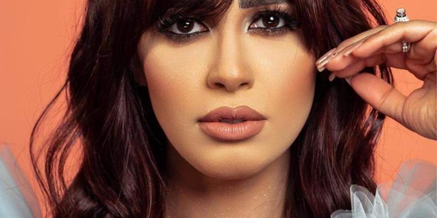 رنا
      سماحة:
      أنا
      اللي
      بصرف
      على
      ابني..
      وفتى
      أحلامي
      لازم
      يكون
      راجل
      مش
      ذكر